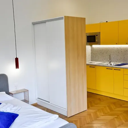 Zachar Aparthotel 3*