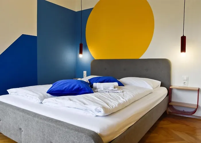 Zachar Aparthotel 3*